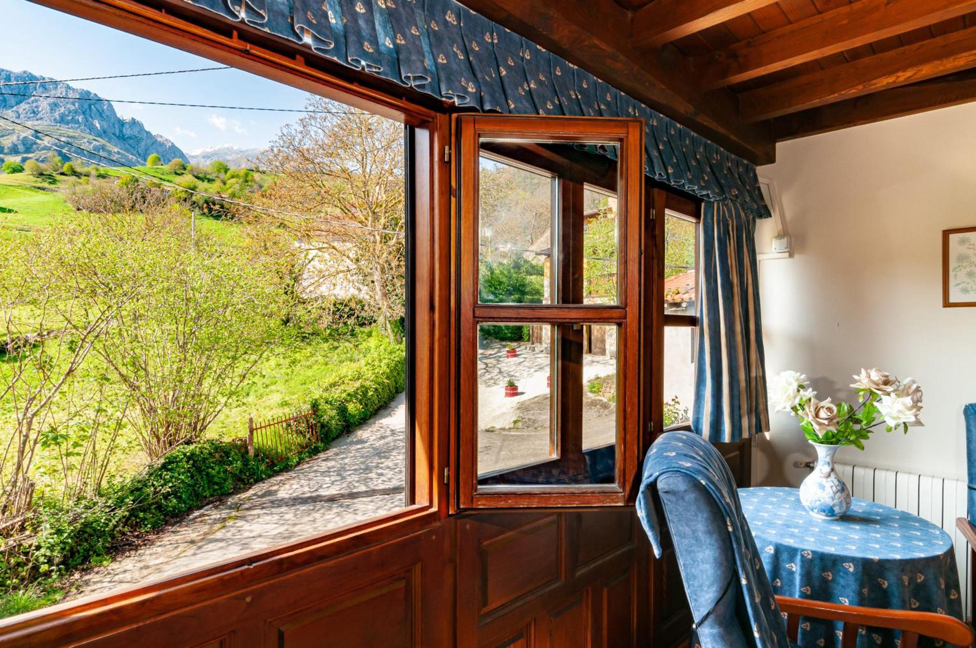 Casa Rural La Regoria Carrena de Cabrales Esterno foto